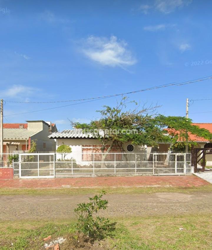 Casas / Sobrados 3 Dorm.