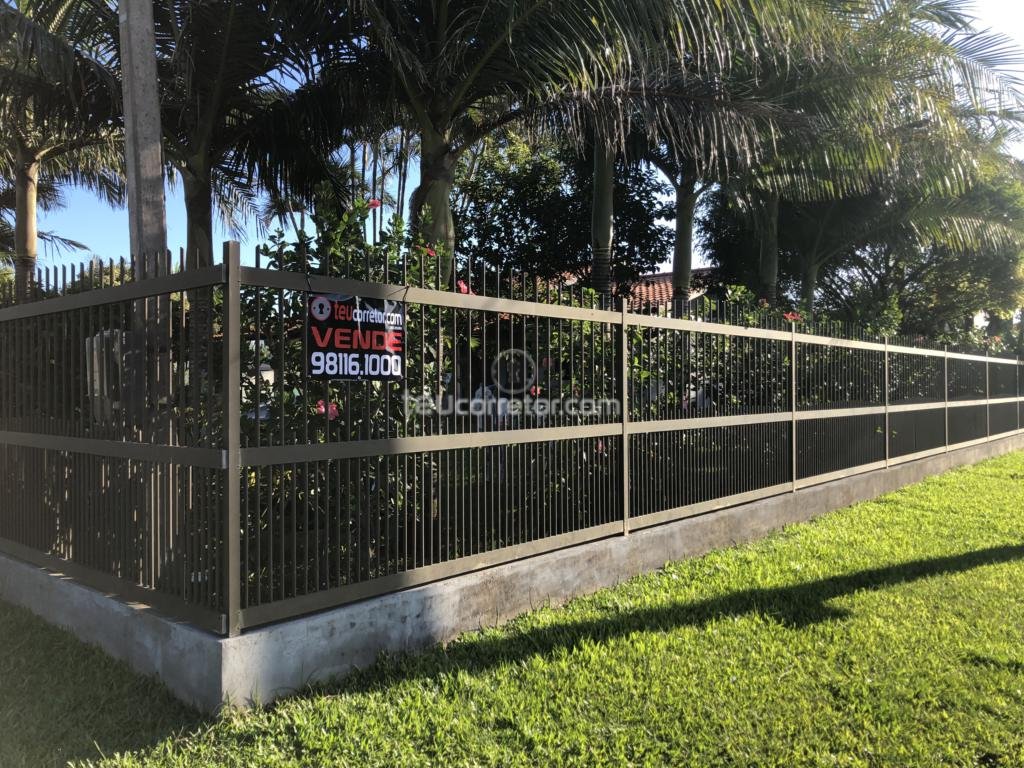 Casas / Sobrados 3 Dorm.