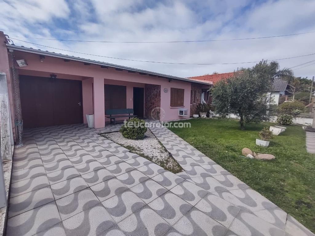 Casas / Sobrados 3 Dorm.