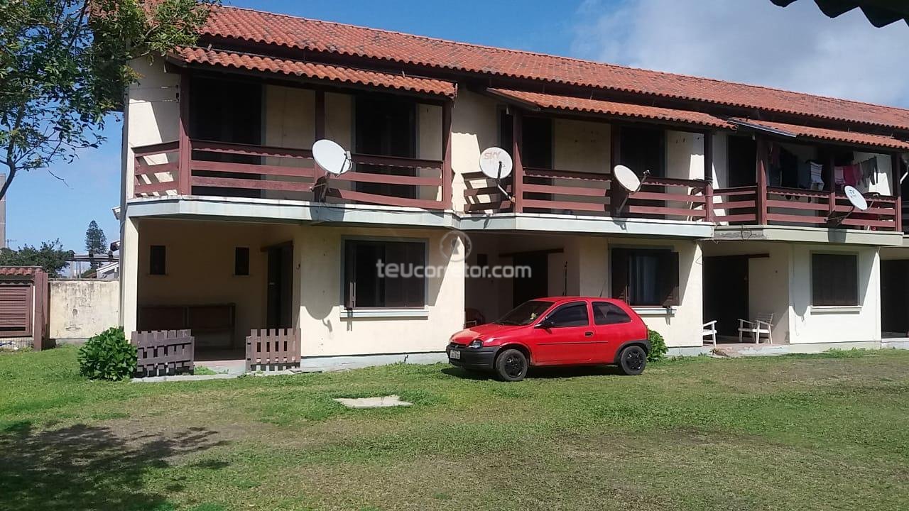 Casas / Sobrados 3 Dorm.